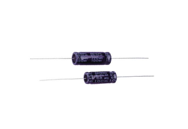 Condensatori Elettrolitici non polarizzati 3,3 uF 100 volt